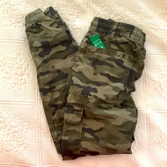 GAP Other - GAP Kids Jersey-Lined Cargo Joggers, 14/16.